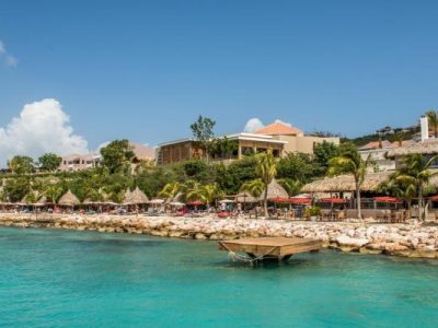 Coral Estate Luxury Resort - Curacao dive dock