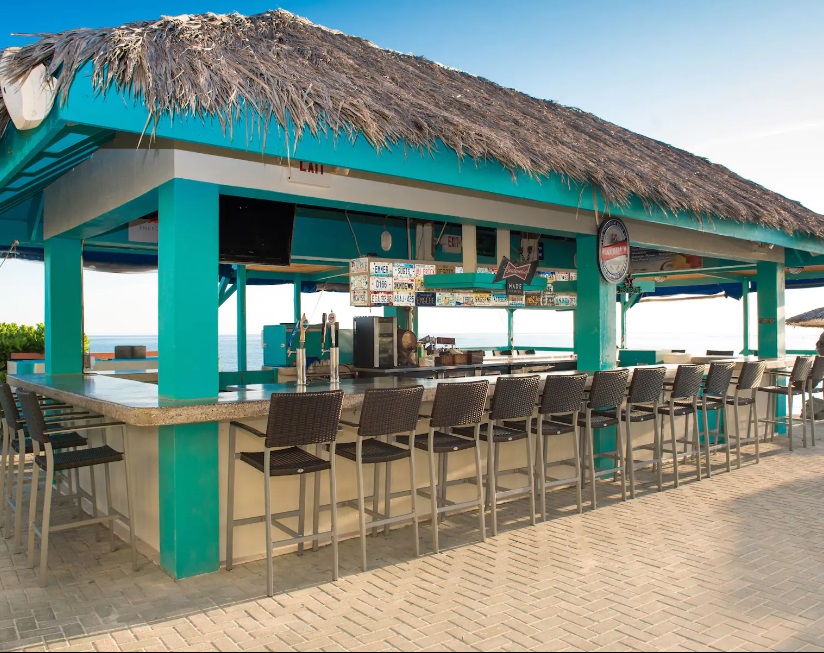 Wyndham Reef Resort - Grand Cayman, Cayman Islands outdoor bar