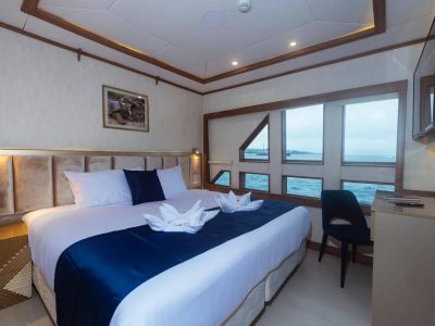 Tiburon Explorer - Galapagos Islands liveaboard stateroom