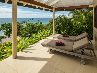 Volivoli Beach Resort, Fiji villa private patio